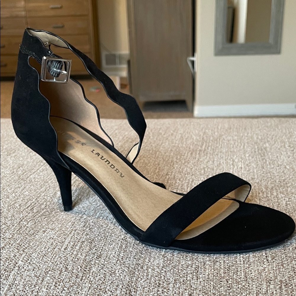 Chinese Laundry Black Scalloped Heels